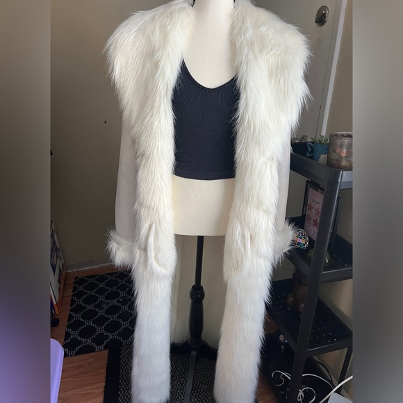 Bebe White Faux Fur Trim Coat - Picture 3 of 9